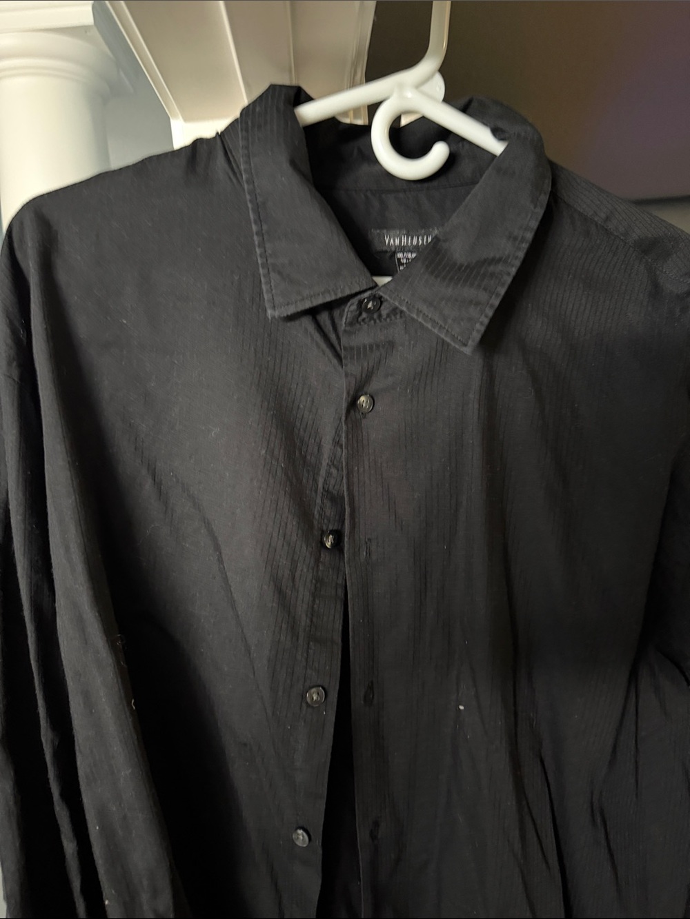 Van Heusen Black Long-Sleeve Dress Shirt
